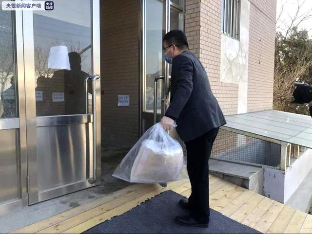 大连无症状感染者在隔离病房考研，考卷被严密封装消杀
