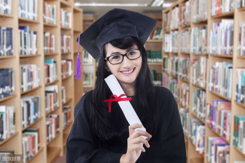 成人本科学费一般多少钱一年