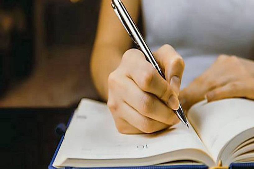成考女生学什么专业好 哪些专业实用